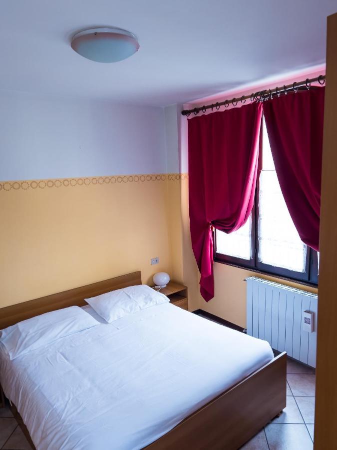 Aparthotel El Rocol Vezza dʼOglio Exteriér fotografie